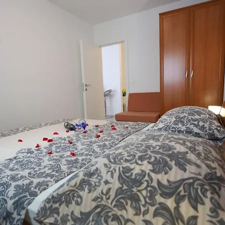 Petra * Makarska